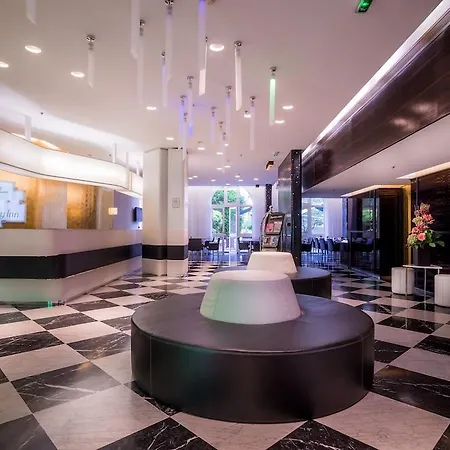 酒店 巴黎蒙帕纳斯假日酒店 4*