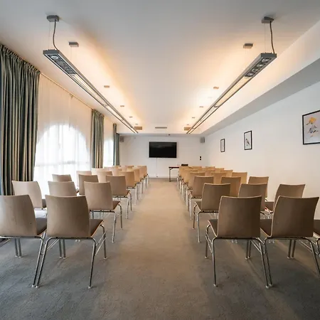 巴黎蒙帕纳斯假日酒店 4* 巴黎