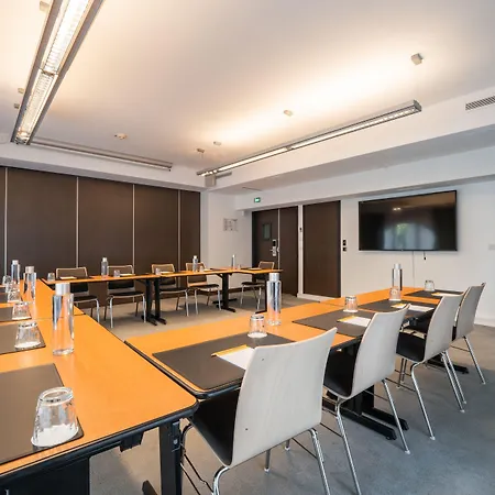 巴黎蒙帕纳斯假日酒店 4* 巴黎