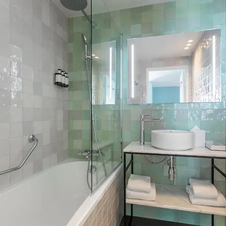 Voco Paris Montparnasse By Ihg Hotel Paris